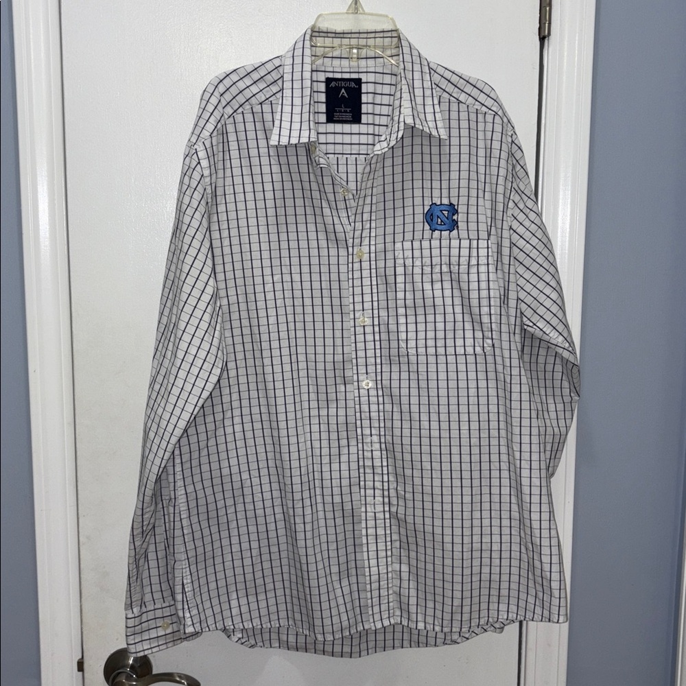 Antigua UNC Chapel Hill button down shirt.Size large
